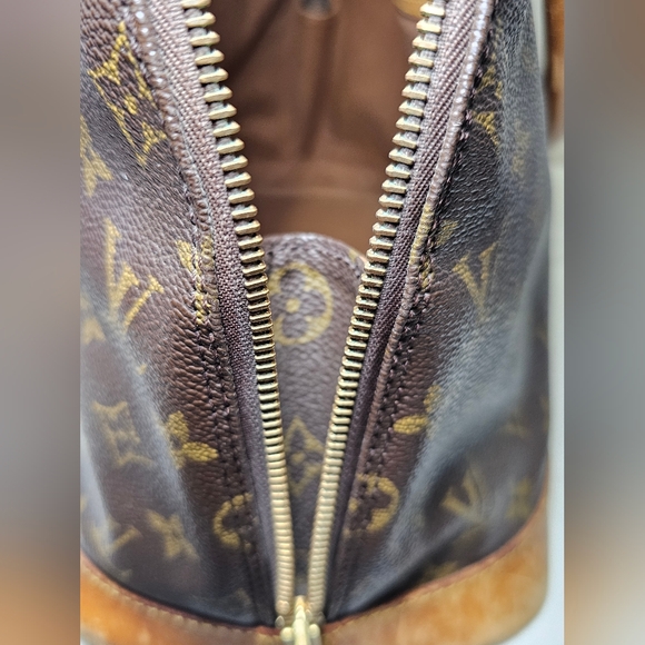 Louis Vuitton Alma PM - Picture 3 of 13